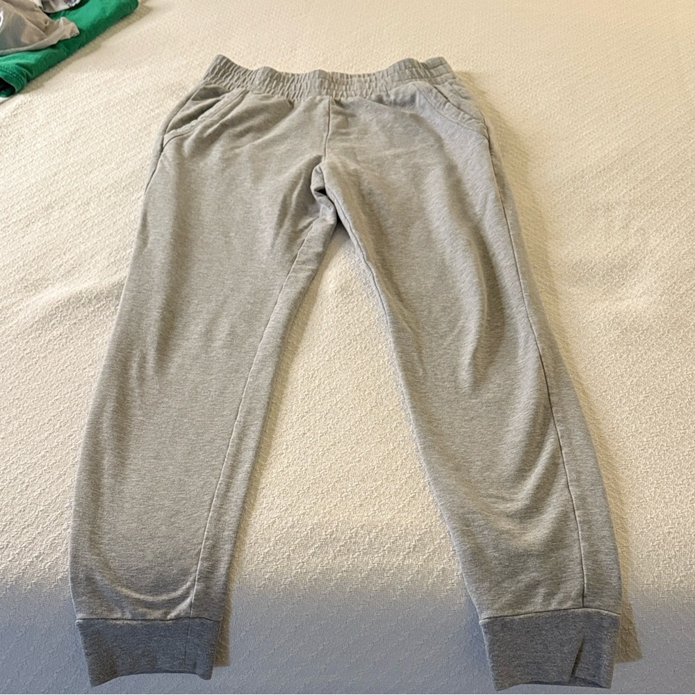 Alo yoga unwind joggers